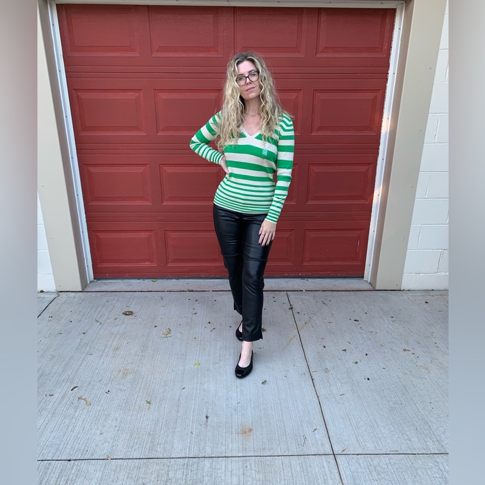 Super soft NWT, Gap pullover. Size small